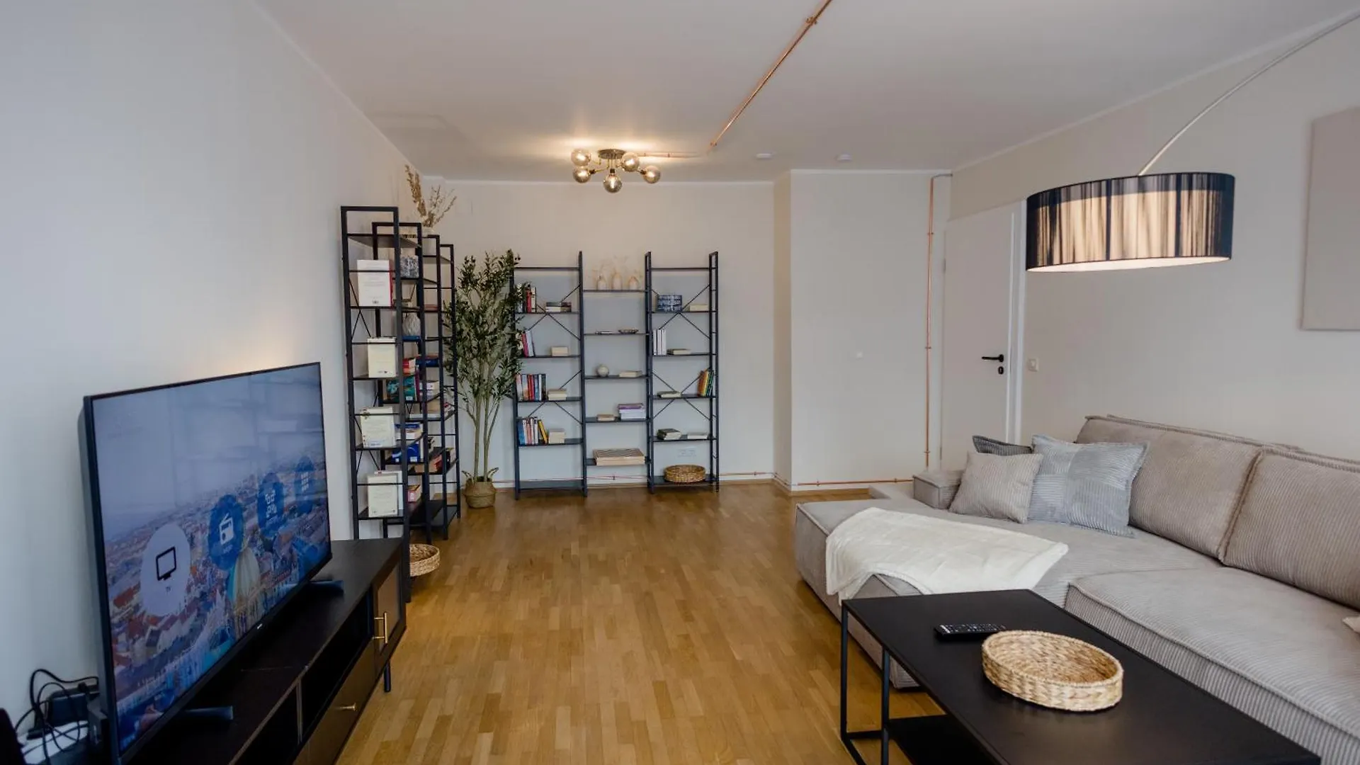 Lumen Homes - Altstadt-Residenz, Direkt Im Zentrum, Geraeumiges Apartment Mit 5 Zimmern, Kueche Monachium
