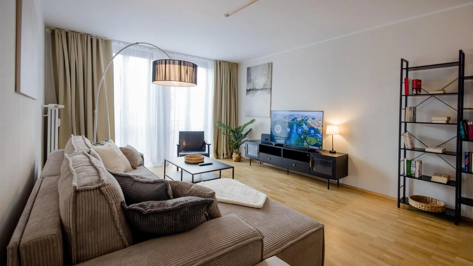 Lumen Homes - Altstadt-Residenz, Direkt Im Zentrum, Geraeumiges Apartment Mit 5 Zimmern, Kueche Monachium