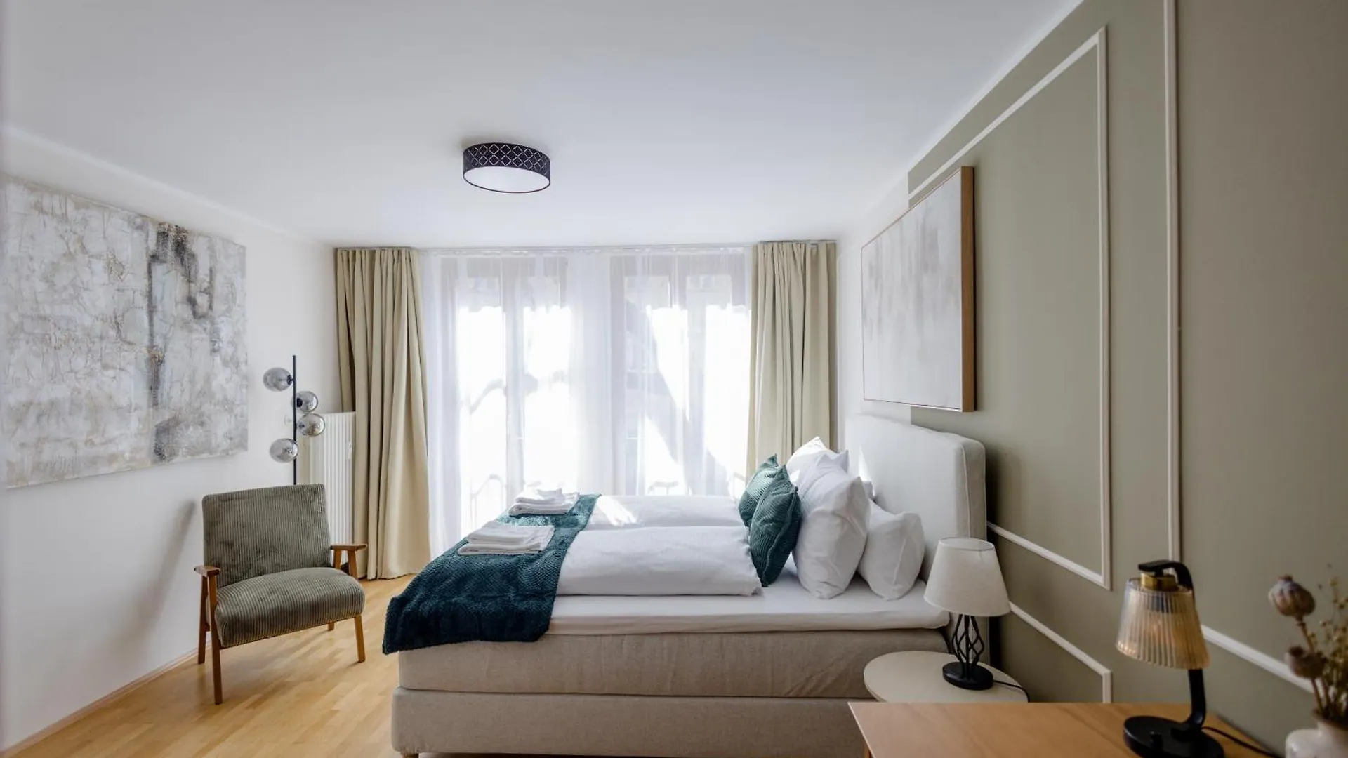 Lumen Homes - Altstadt-Residenz, Direkt Im Zentrum, Geraeumiges Apartment Mit 5 Zimmern, Kueche Monachium