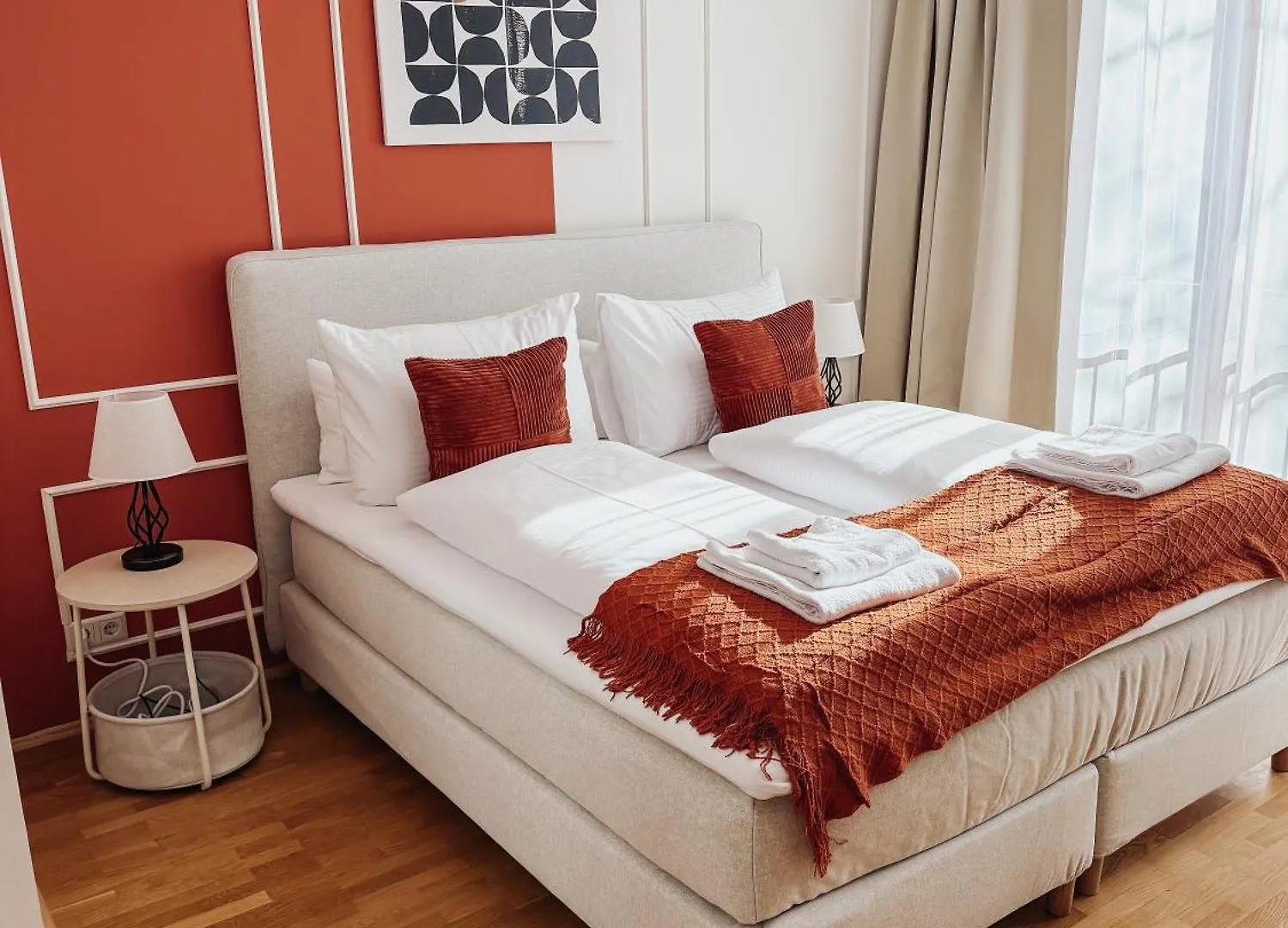 Kontakt z Lumen Homes - Altstadt-Residenz, Direkt Im Zentrum, Geraeumiges Apartment Mit 5 Zimmern, Kueche
